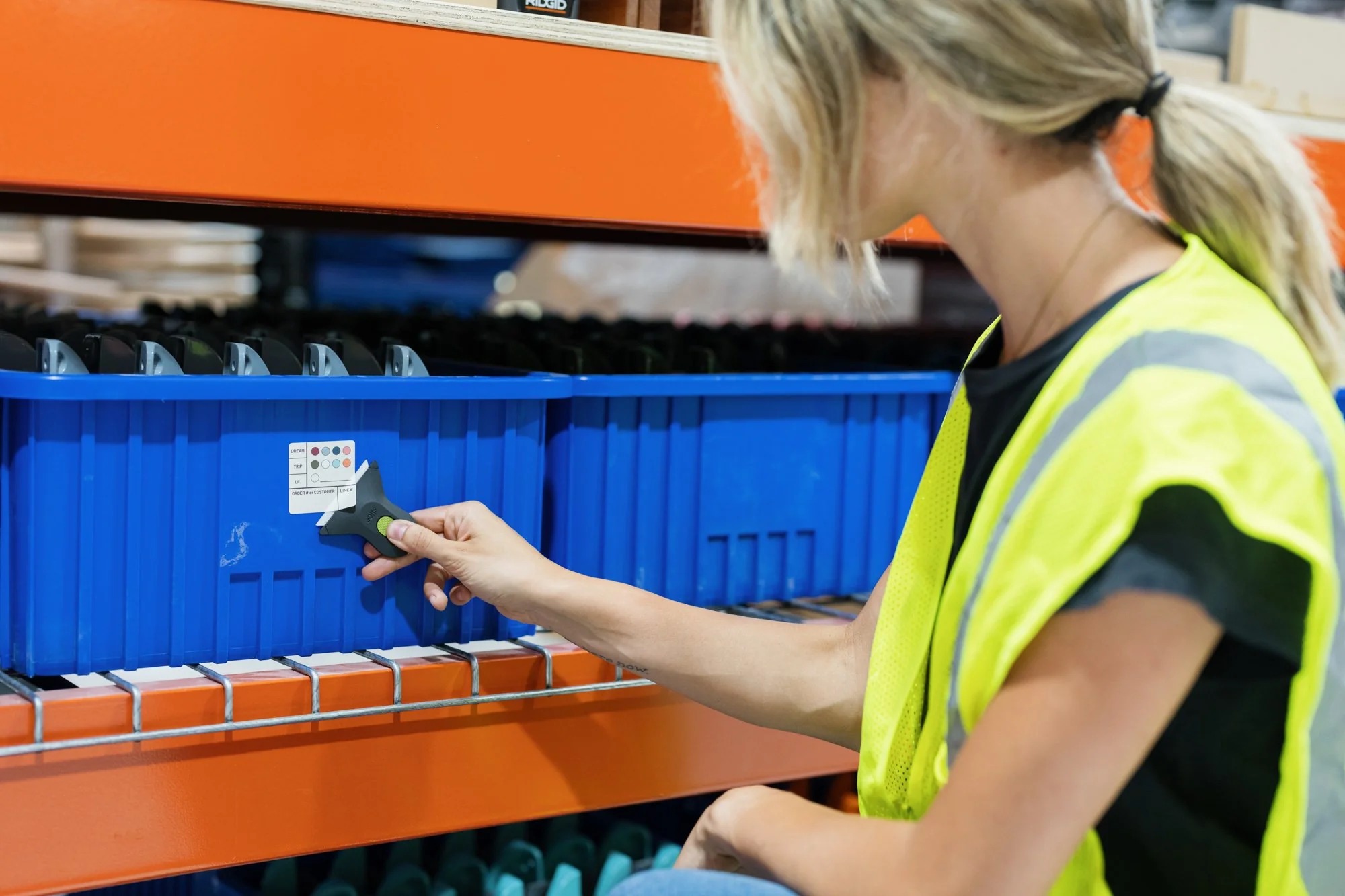 Mini grattoir auto-rétractable - SLICE - 10590