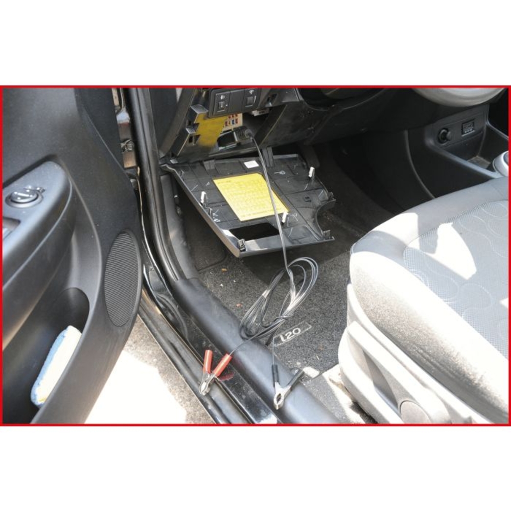 Maintien de tension de bord par prise OBD KS TOOLS - 550.1706