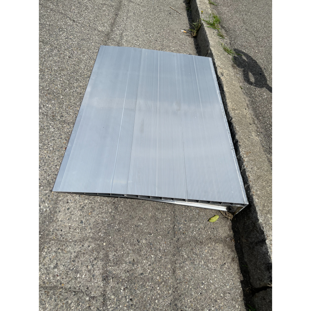 Rampe d'accès haute résistance type coin 170x950x1030 mm - 1000kg - METALMEC - MM561S00170