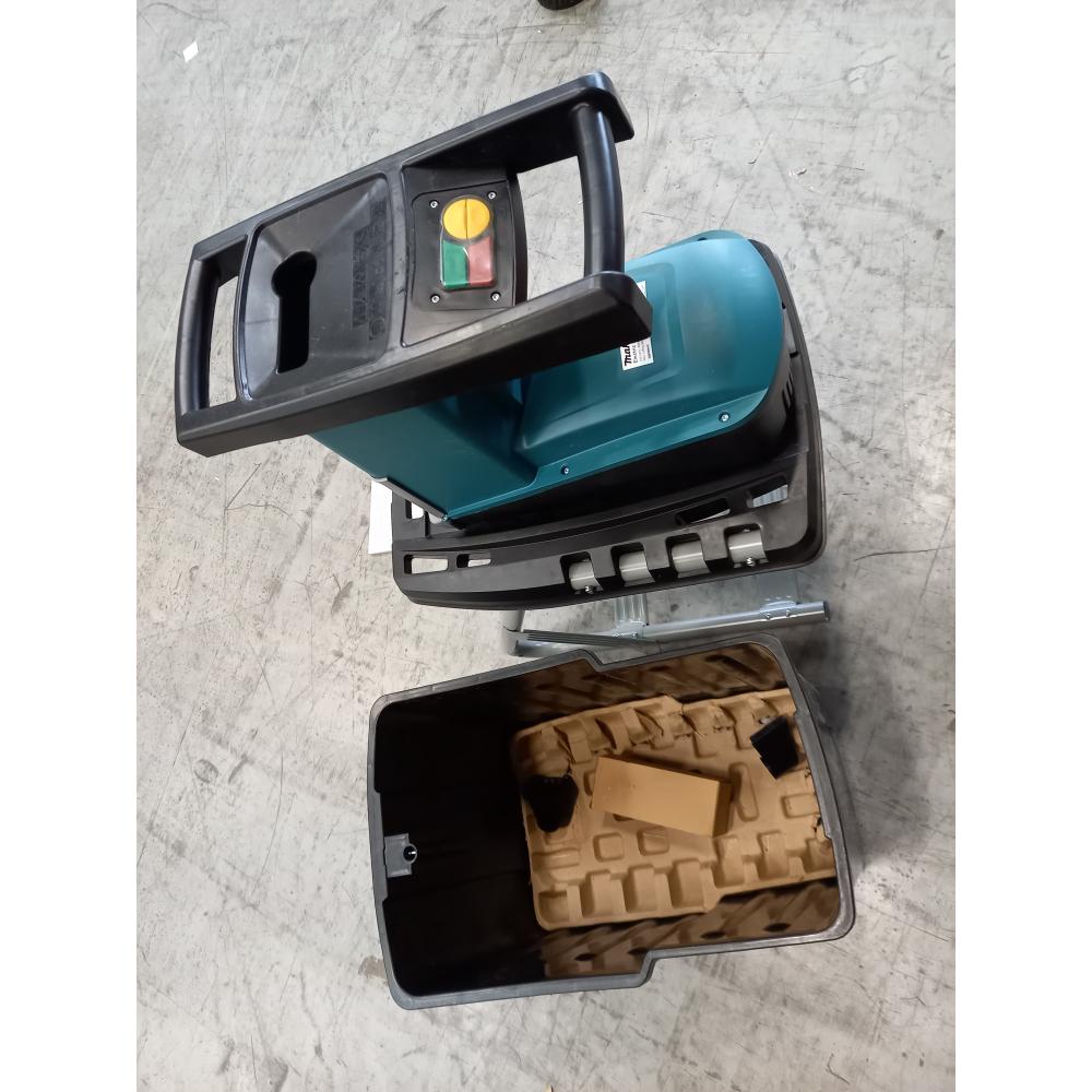 Broyeur de végétaux 67L 2500W - MAKITA - OCCASION - UD2500