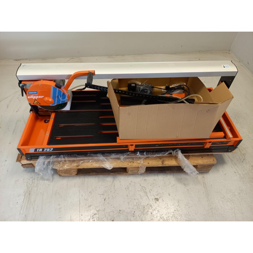 Scie de carrelage prof. de coupe 20 mm NORTON Diam. 250 mm 1500 W TR 252 1200 mm - OCCASION - 70184694289