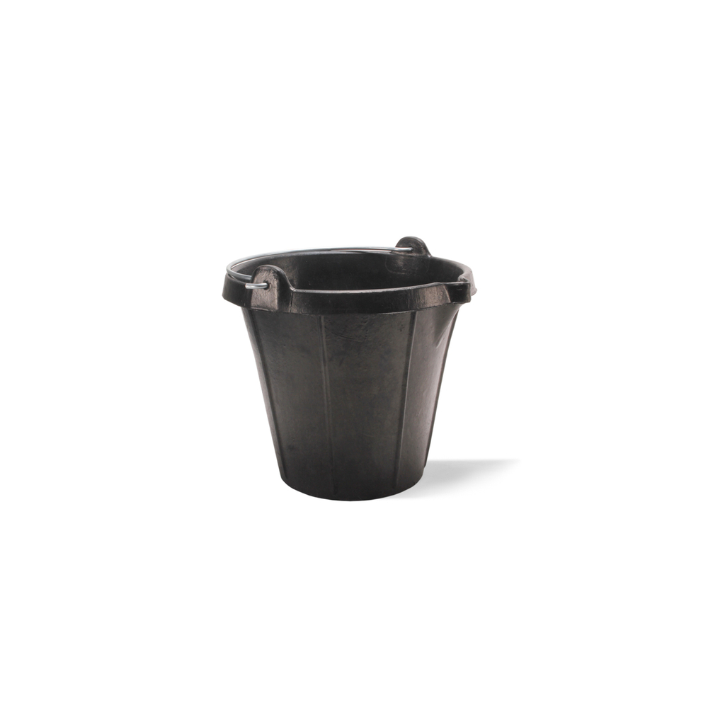 Seau en plastique gradué avec bec (15 litres) RUBI - 88775