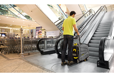 Nettoyage escalators : machines pour gares et centres commerciaux