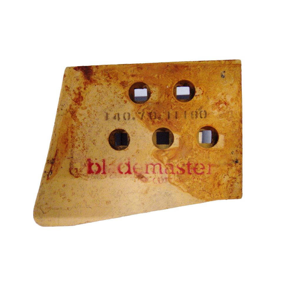 Contre lame de godet coin droit reversible 5 trous en 3/4