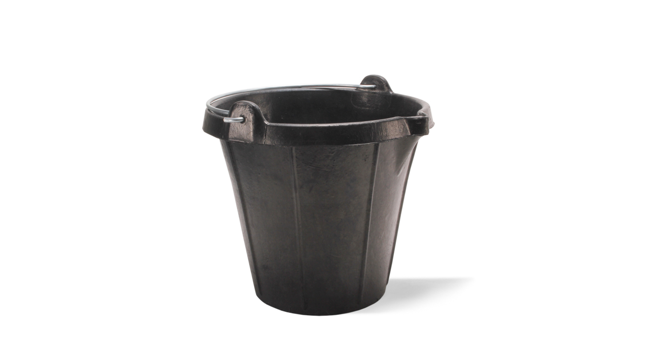 Seau en plastique gradué avec bec (15 litres) RUBI - 88775