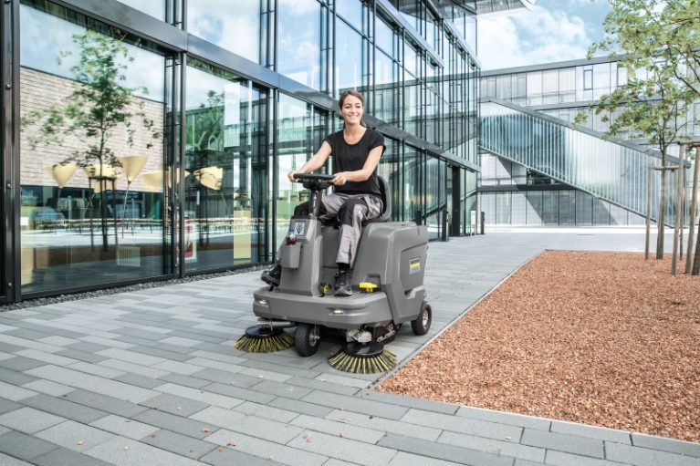 Balayeuse de chantier Kärcher pro
