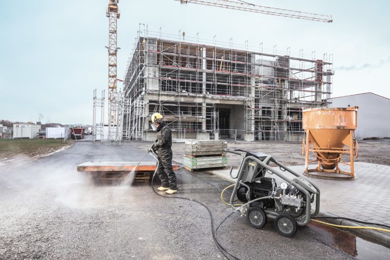 Nettoyeur très haute pression (THP/UHP) industriel : une puissance de décapage inégalée pour l'industrie et le BTP