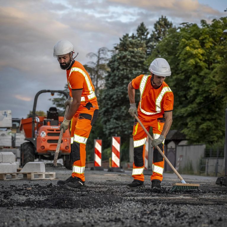 Vêtement haute visibilité de chantier : normes, classes et guide de choix